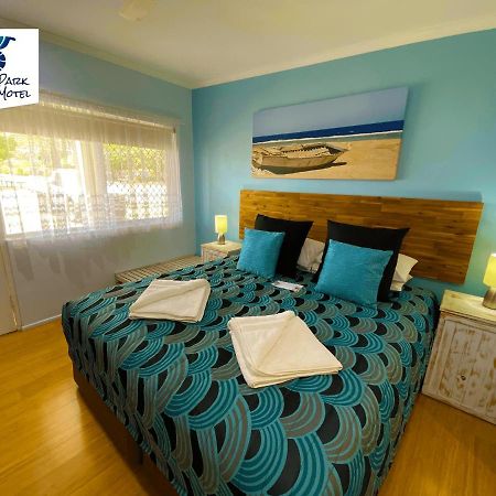Moore Park Beach Inn Bundaberg Esterno foto