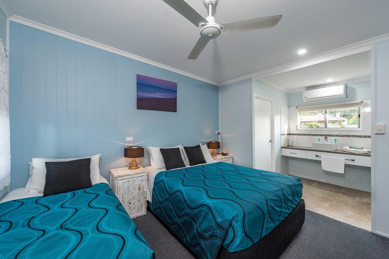 Moore Park Beach Inn Bundaberg Esterno foto