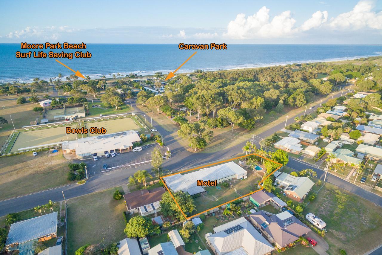 Moore Park Beach Inn Bundaberg Esterno foto