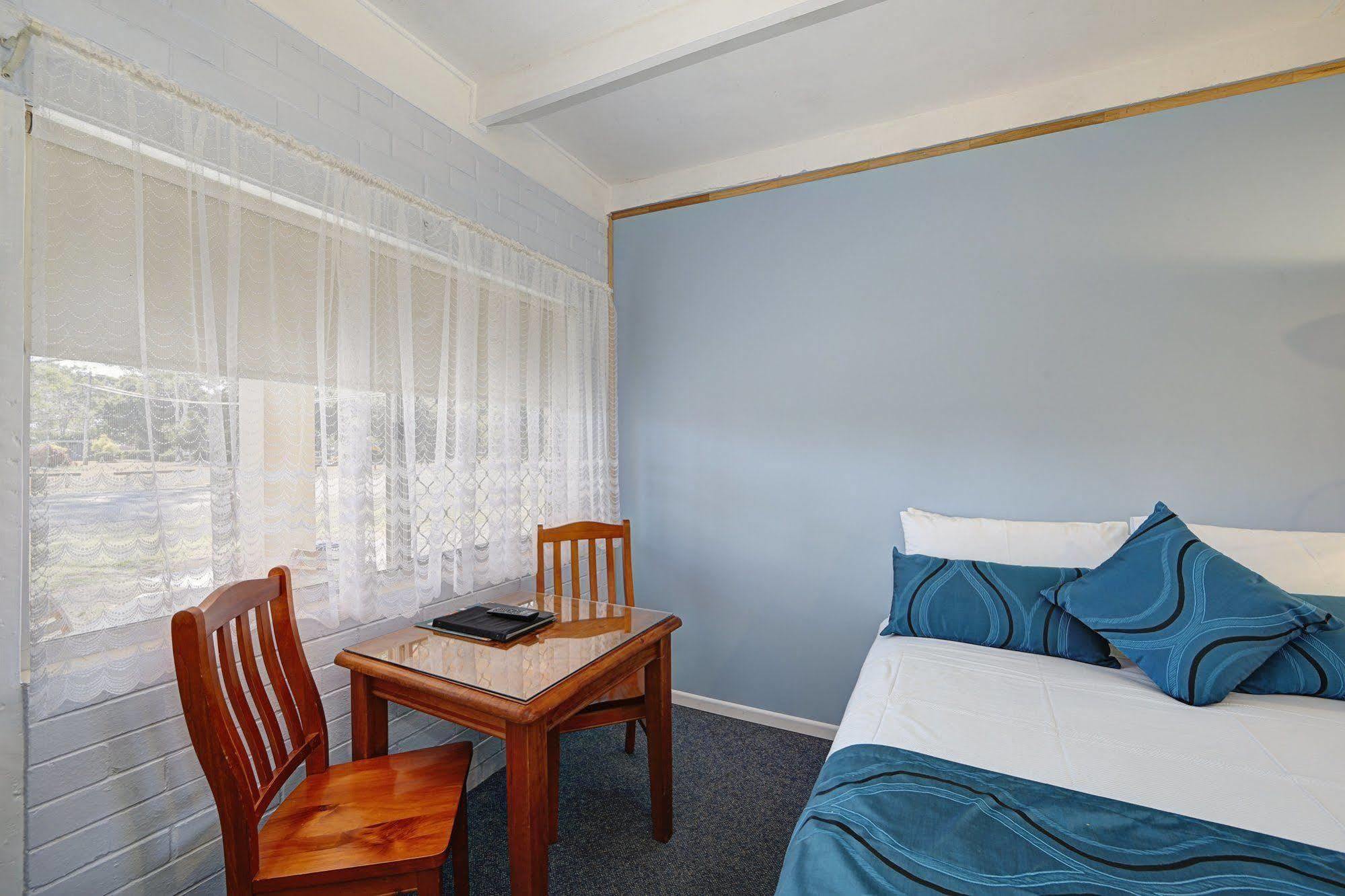 Moore Park Beach Inn Bundaberg Esterno foto