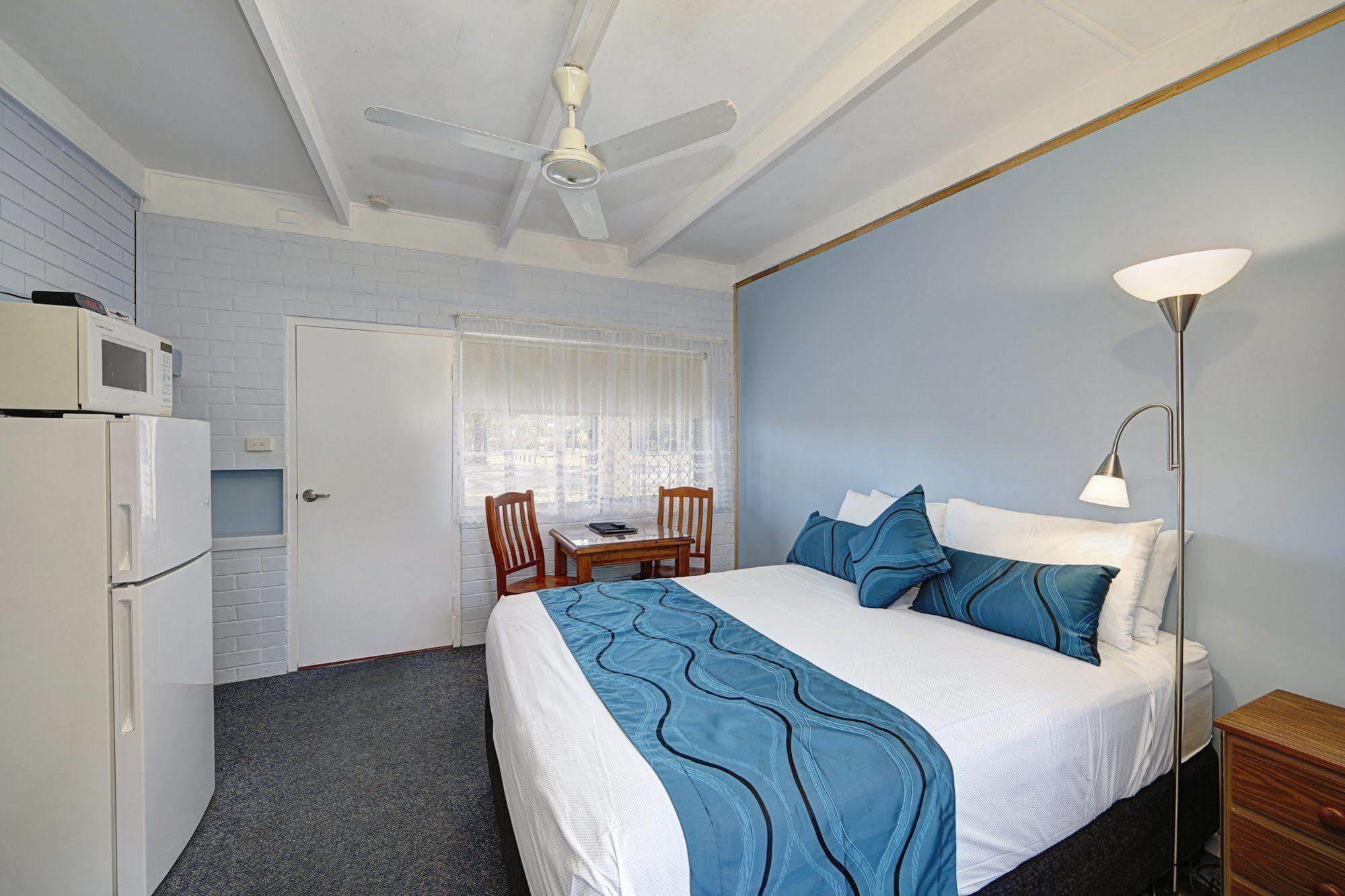 Moore Park Beach Inn Bundaberg Esterno foto